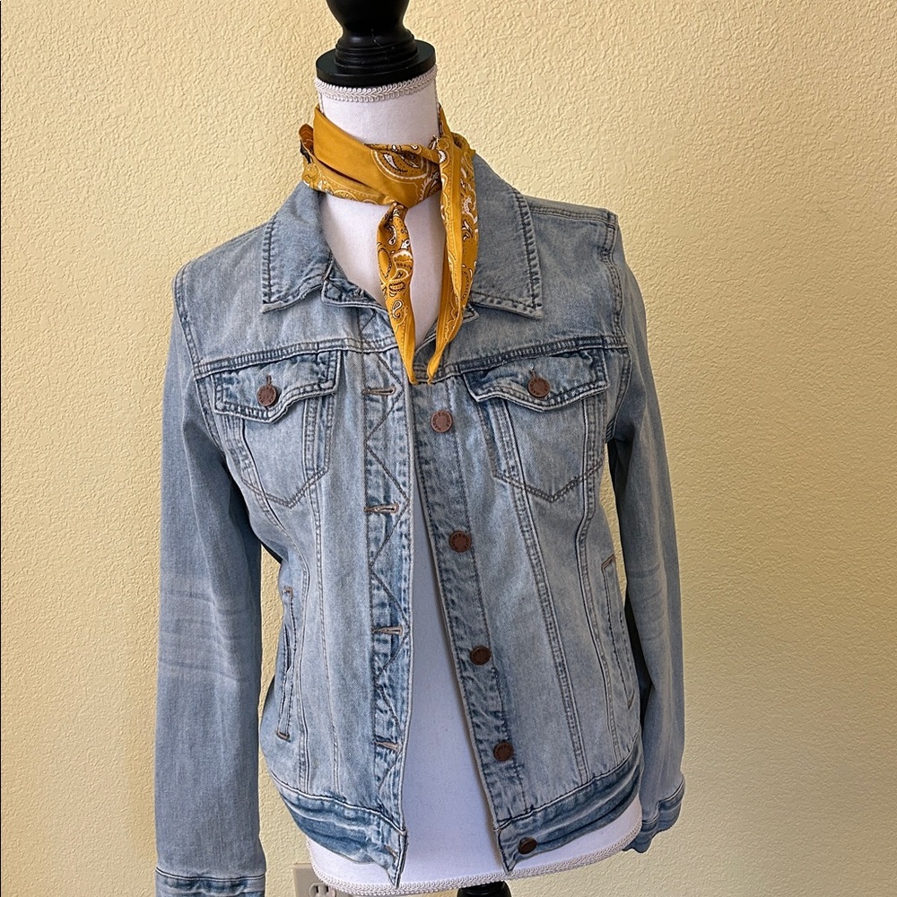 Market & Spruce Light Blue Denim Jacket